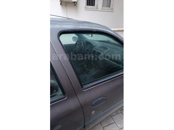 Sahibinden Renault Clio 1.4 2001 Model