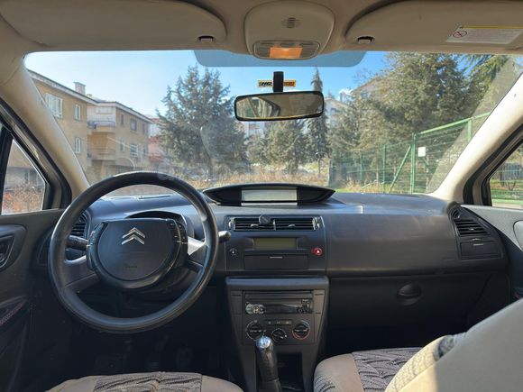Değişensiz Aile Aracı Citroen C4 1.4 SX 2005 