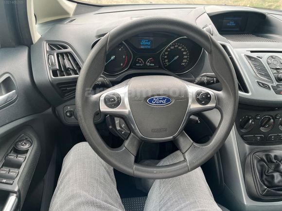 1 parça boya, değişensiz 143 bin kmde CMAX