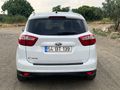 1 parça boya, değişensiz 143 bin kmde CMAX