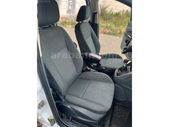 1 parça boya, değişensiz 143 bin kmde CMAX