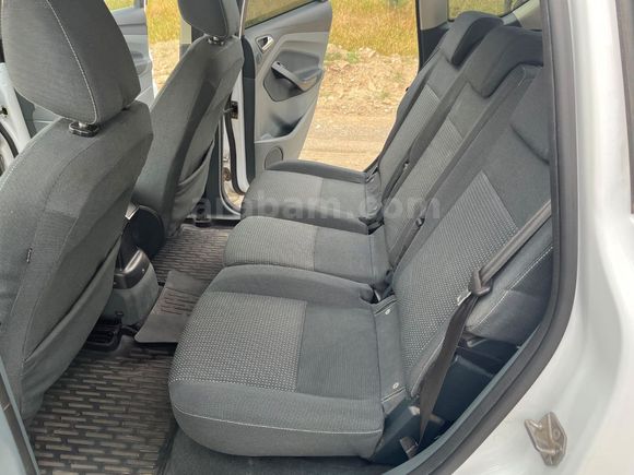 1 parça boya, değişensiz 143 bin kmde CMAX