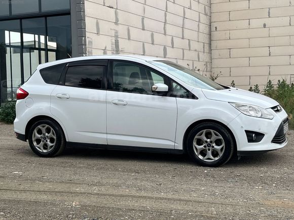 1 parça boya, değişensiz 143 bin kmde CMAX