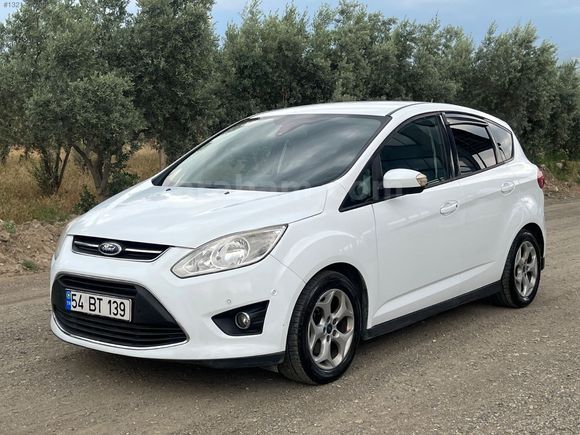 1 parça boya, değişensiz 143 bin kmde CMAX
