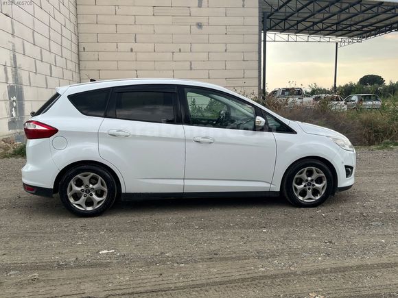 1 parça boya, değişensiz 143 bin kmde CMAX