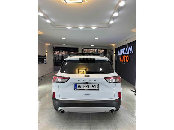 HATASIZ AİLE ARACI Ford Kuga 1.5 EcoBoost Titanium 2023 Model 