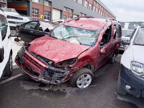 PLAKALI HASAR KAYITSIZ 2006 FİAT DOBLO 1.3 MULTİJET