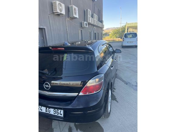 Değişensiz  tek lokal boyalı Astra