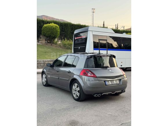Galeriden Renault Megane 1.5 dCi Dynamique 2004 Model Manisa