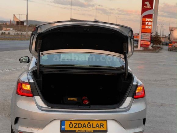 Özdağ’lardan  Renault Megane 1.3 TCe Touch 2024 Model Malatya