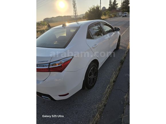 Sahibinden Toyota Corolla 1.4 D-4D Touch 2017 Model  635.000 km Beyaz