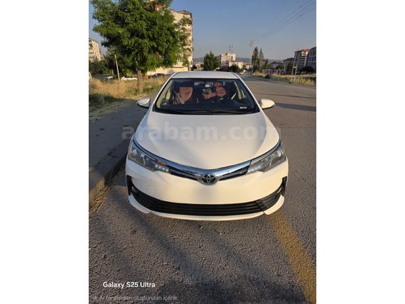 Sahibinden Toyota Corolla 1.4 D-4D Touch 2017 Model  635.000 km Beyaz