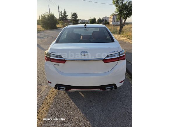 Sahibinden Toyota Corolla 1.4 D-4D Touch 2017 Model  635.000 km Beyaz