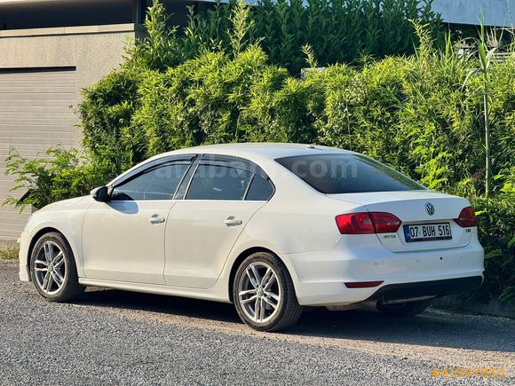 FIRSAT ARACI VW JETTA 1.2 TSI COMFORTLINE 2011 MODEL