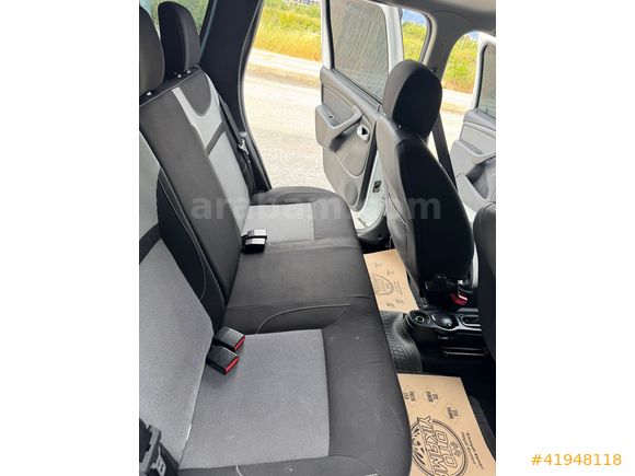 BAKIMLI DACIA DUSTER 1.5 DCİ 4X4 2017 LAURATTE