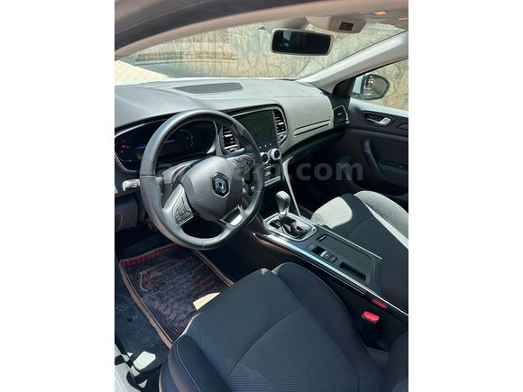 Sahibinden Renault Megane 1.3 TCe Touch 2024 Model 