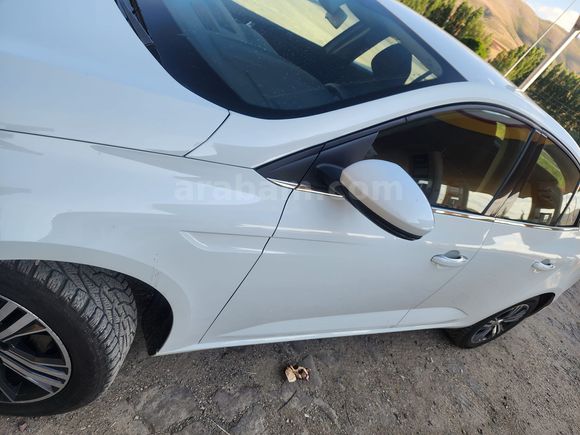 Sahibinden Renault Megane 1.3 TCe Touch 2024 Model 
