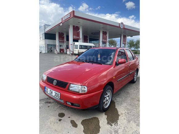 Uzun yolda binilmiş  temiz Polo 1.6 Classic  