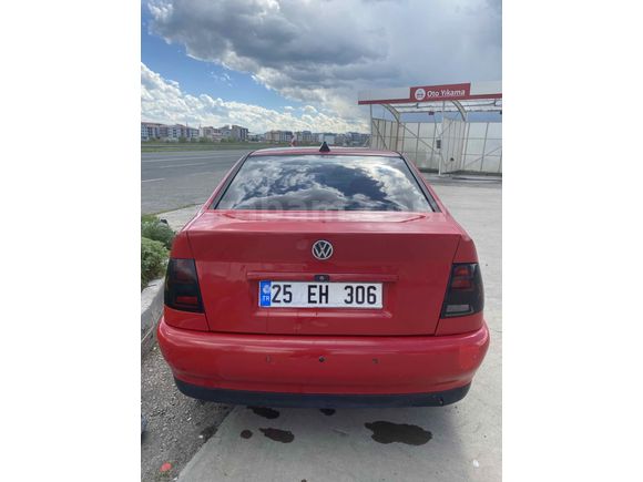 Uzun yolda binilmiş  temiz Polo 1.6 Classic  