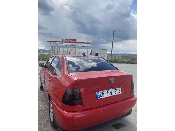 Uzun yolda binilmiş  temiz Polo 1.6 Classic  