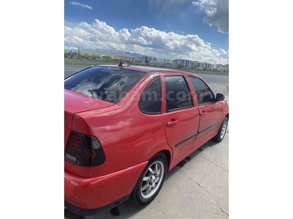 Uzun yolda binilmiş  temiz Polo 1.6 Classic  