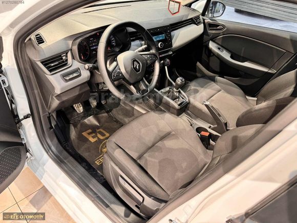 2022 RENAULT CLİO 1.0 SCE 1PARÇA BOYALI DEĞİŞENSİZ SERV. BAKIMLI