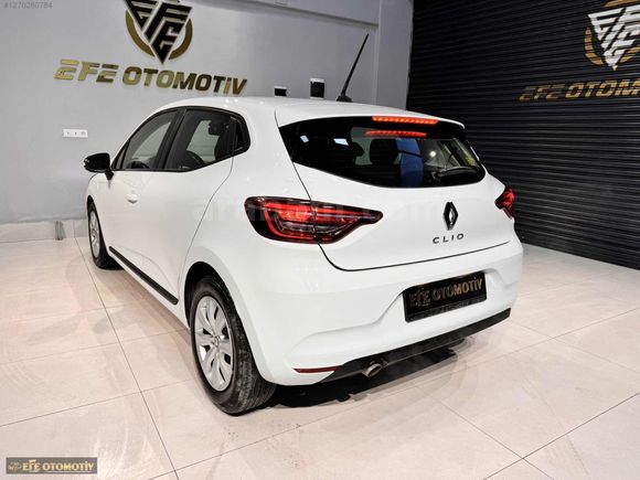 2022 RENAULT CLİO 1.0 SCE 1PARÇA BOYALI DEĞİŞENSİZ SERV. BAKIMLI