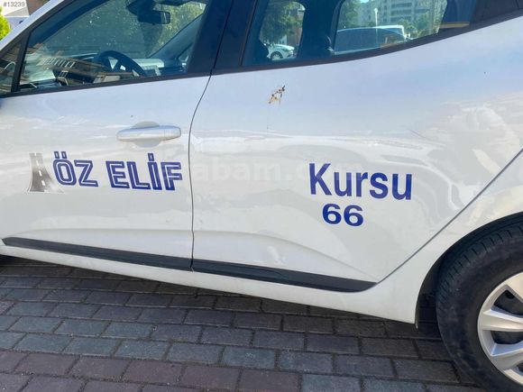 2022 CLİO 20 BİN KM DE SÜRÜCÜ KURSUNA SATILIK