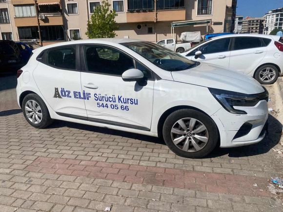 2022 CLİO 20 BİN KM DE SÜRÜCÜ KURSUNA SATILIK