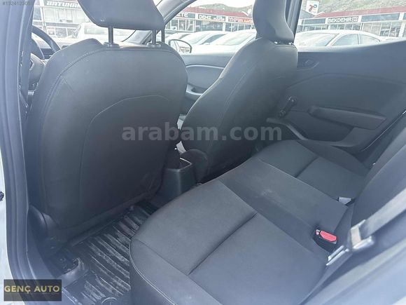 GENÇ AUTO'DAN HATASIZ RENAULT CLİO 0.68 KREDİ İMKANI İLE