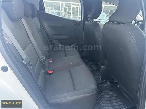 GENÇ AUTO'DAN HATASIZ RENAULT CLİO 0.68 KREDİ İMKANI İLE