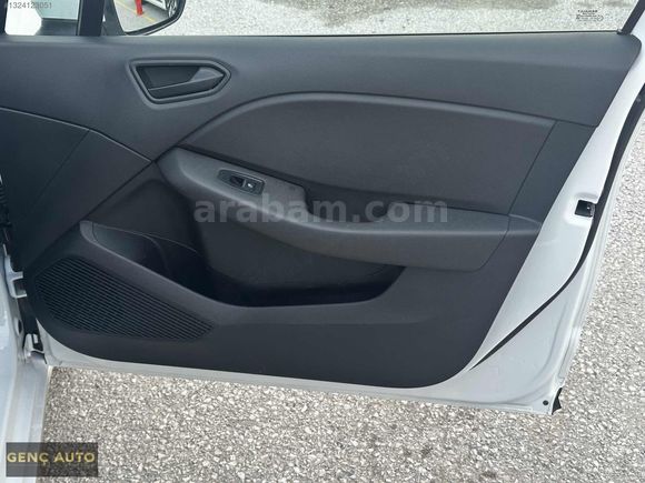 GENÇ AUTO'DAN HATASIZ RENAULT CLİO 0.68 KREDİ İMKANI İLE