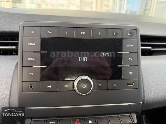 TAN CAR'S DAN 2023 CLIO 68.000 KM DEĞİŞENSİZ