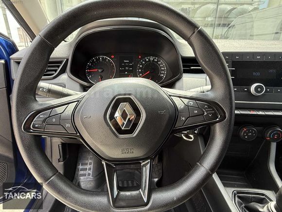 TAN CAR'S DAN 2023 CLIO 68.000 KM DEĞİŞENSİZ