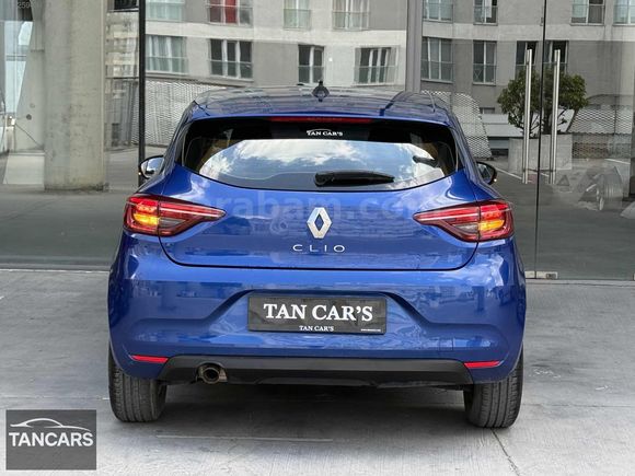 TAN CAR'S DAN 2023 CLIO 68.000 KM DEĞİŞENSİZ