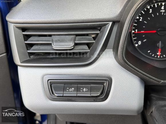 TAN CAR'S DAN 2023 CLIO 68.000 KM DEĞİŞENSİZ