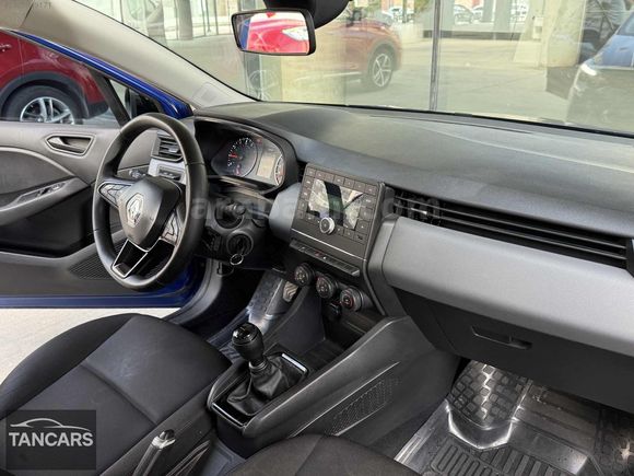 TAN CAR'S DAN 2023 CLIO 68.000 KM DEĞİŞENSİZ