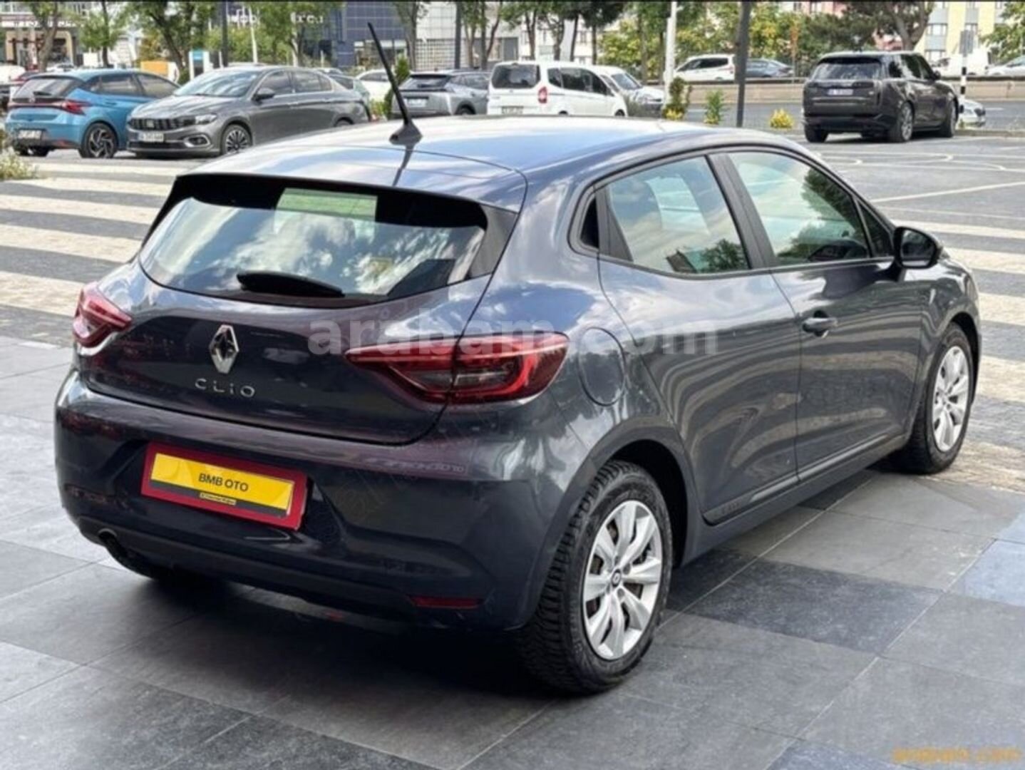 Galeriden Renault Clio 1.0 SCe Joy 2021 Model Samsun 96.000 km Füme 2
