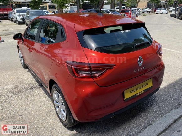 96.000 KMDE 2022 RENAULT CLİO 1.0 SCE JOY