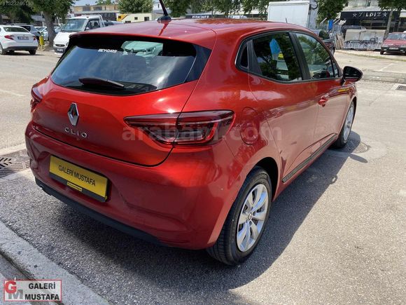 96.000 KMDE 2022 RENAULT CLİO 1.0 SCE JOY