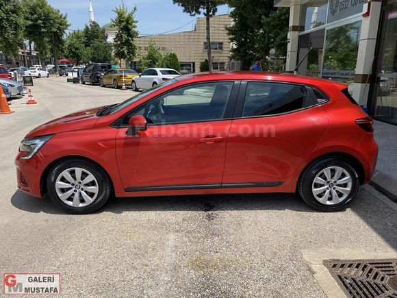 96.000 KMDE 2022 RENAULT CLİO 1.0 SCE JOY