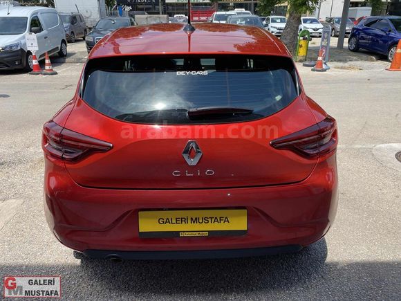 96.000 KMDE 2022 RENAULT CLİO 1.0 SCE JOY