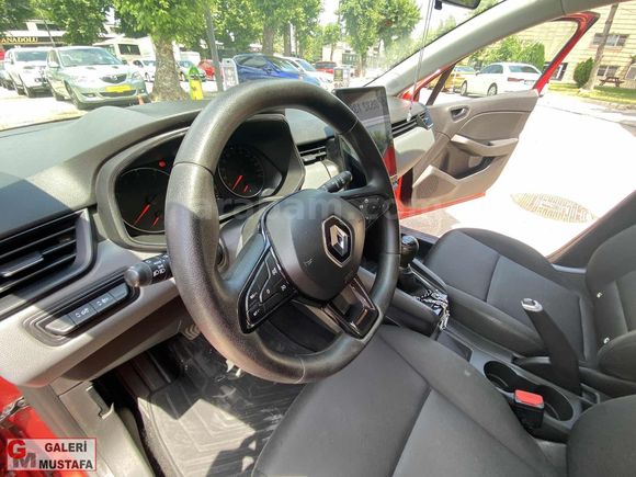 96.000 KMDE 2022 RENAULT CLİO 1.0 SCE JOY