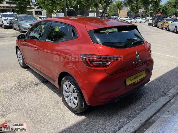 96.000 KMDE 2022 RENAULT CLİO 1.0 SCE JOY