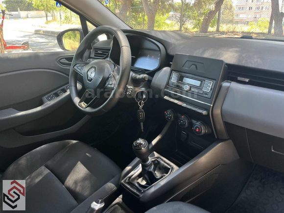 2024 ÇIKIŞLI-RENAULT CLİO EQUİLİBRE-70 BİN KM-GARANTİLİ