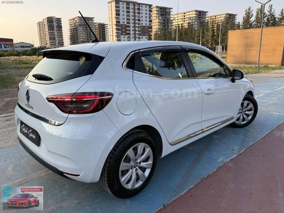 ŞENÖZ AUTO 'DAN 2022 MODEL CLİO KAYITSIZ