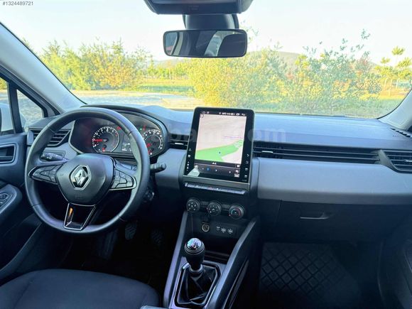2022 MODEL RENAULT CLİO DEĞİŞEN BOYA TRAMER YOK TESLA EKRAN