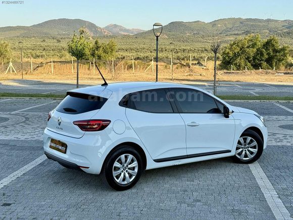 2022 MODEL RENAULT CLİO DEĞİŞEN BOYA TRAMER YOK TESLA EKRAN