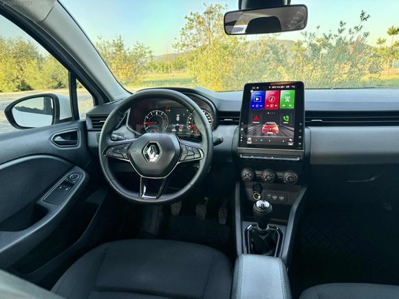 2022 MODEL RENAULT CLİO DEĞİŞEN BOYA TRAMER YOK TESLA EKRAN