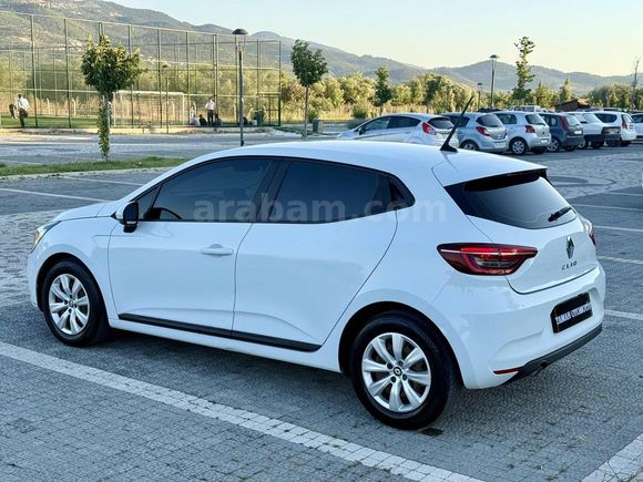 2022 MODEL RENAULT CLİO DEĞİŞEN BOYA TRAMER YOK TESLA EKRAN